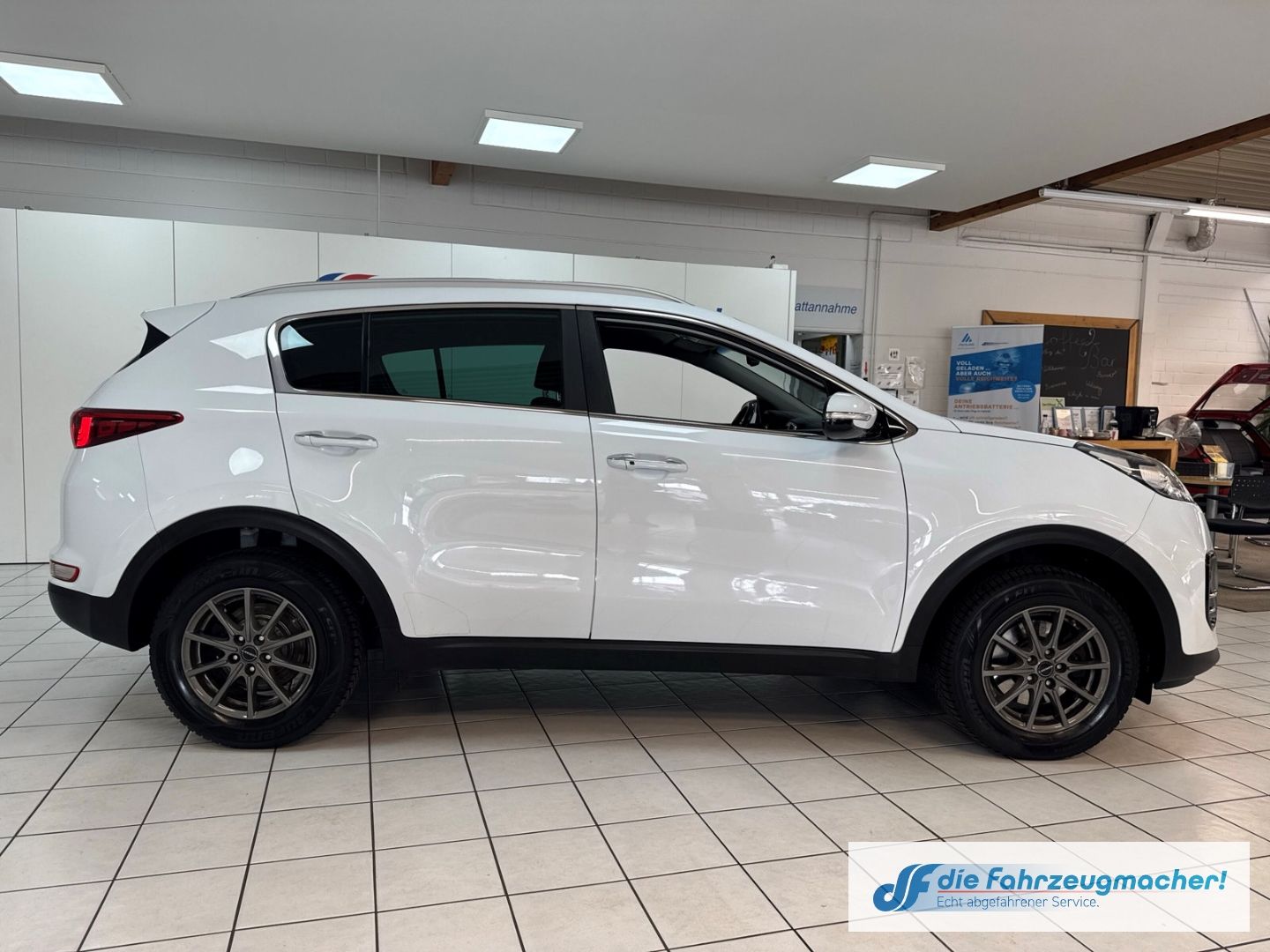 Fahrzeugabbildung Kia Sportage Dream Team 2WD Navi Leder Soundsystem M