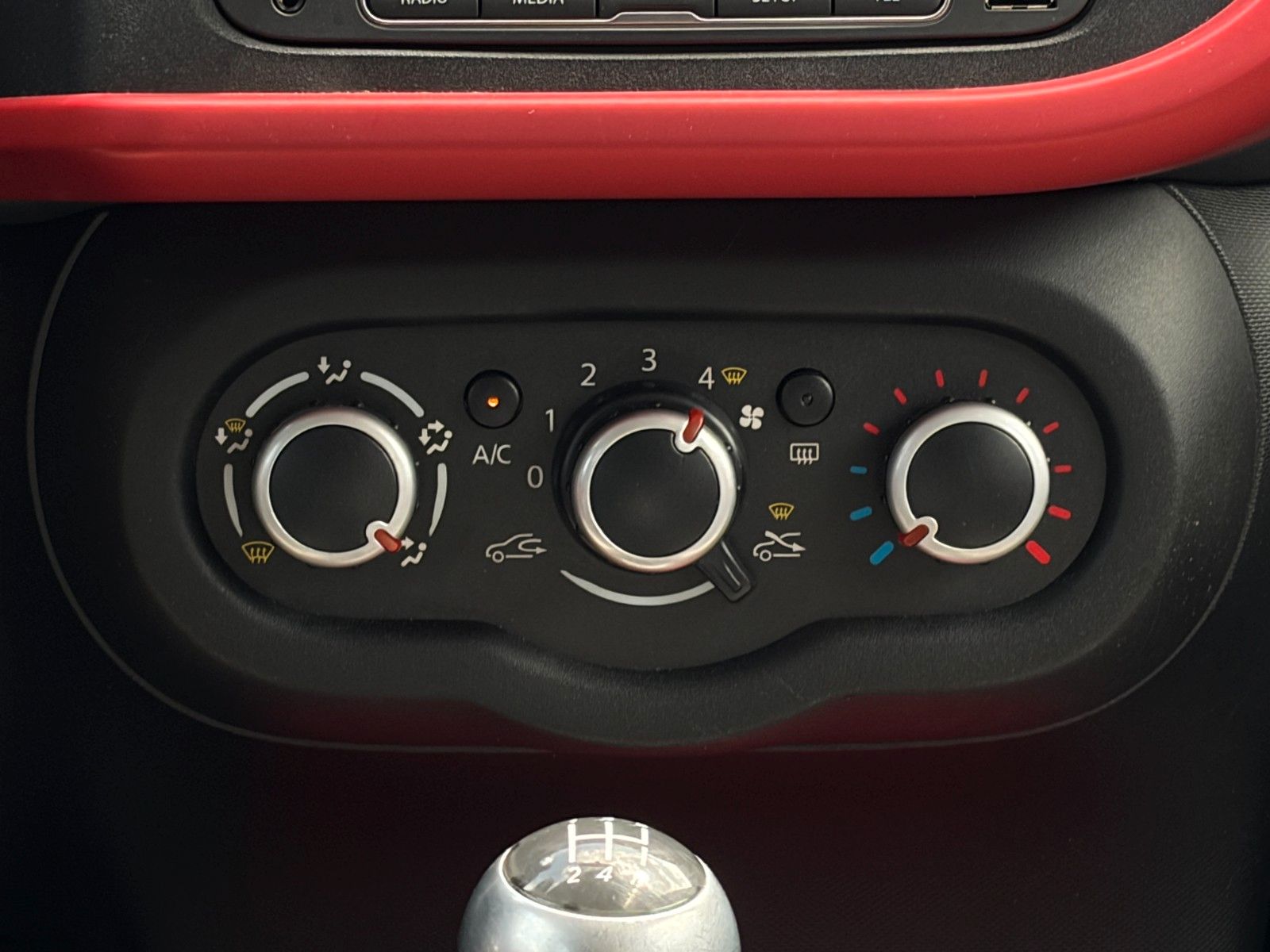 Fahrzeugabbildung Renault Twingo TCe 90 Intens Faltdach Temp. SHZ PDC BT