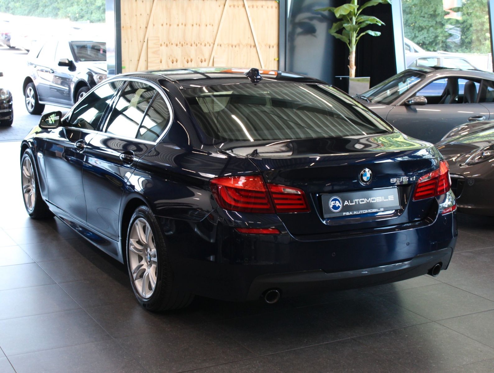 Fahrzeugabbildung BMW 535d M- Sport Paket*2.Hand*GSD* Navi*Bi-Xenon