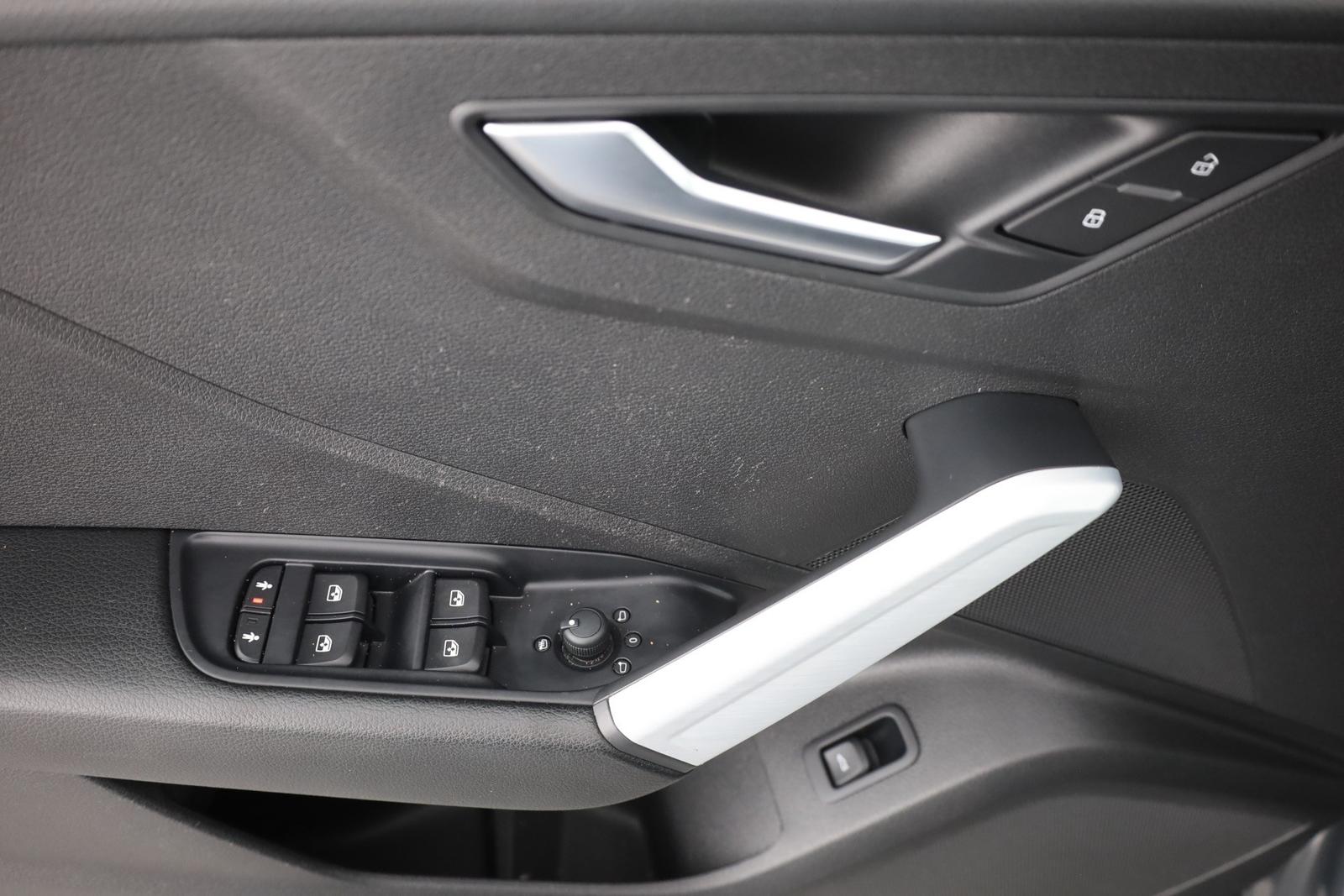 Audi Q2 30 TFSI Sport Navi Sitzheizung AHK