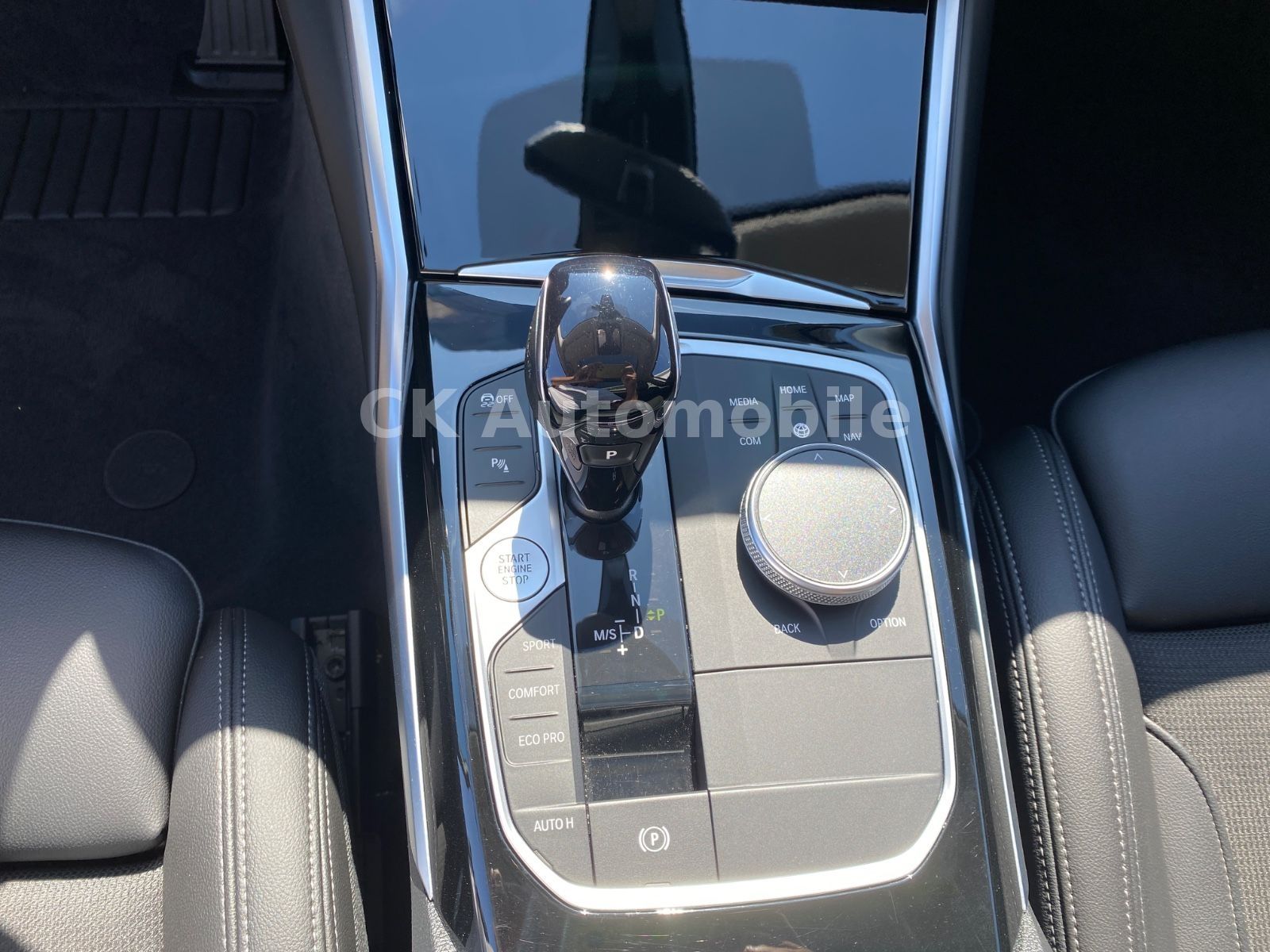 Fahrzeugabbildung BMW 320d xDrive Touring Sport-Line/Laser/Pano/Kamera