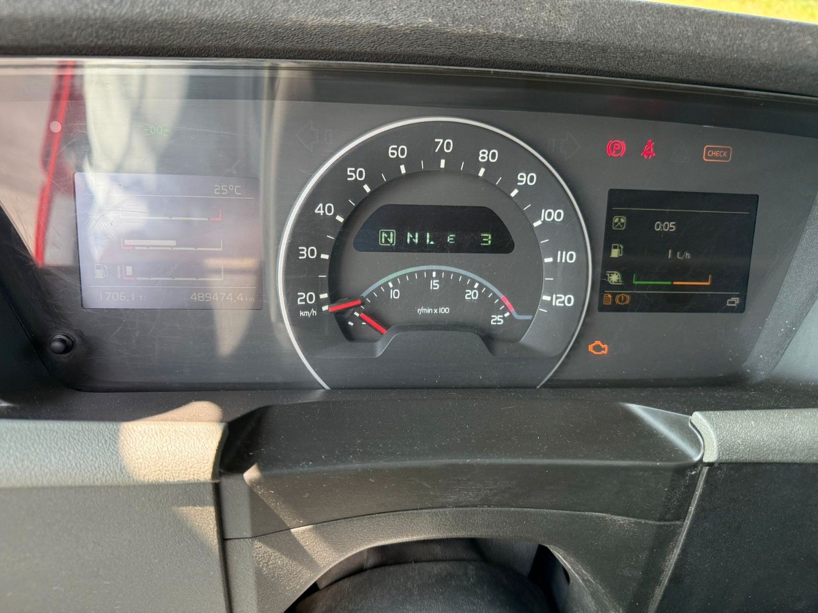 Fahrzeugabbildung Volvo FH 540 8x4 mit Palfinger Kran PK 78002F + Haken