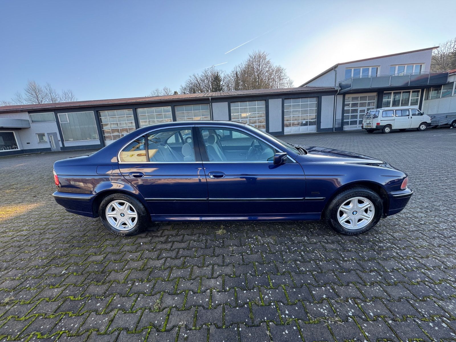 Fahrzeugabbildung BMW 520i