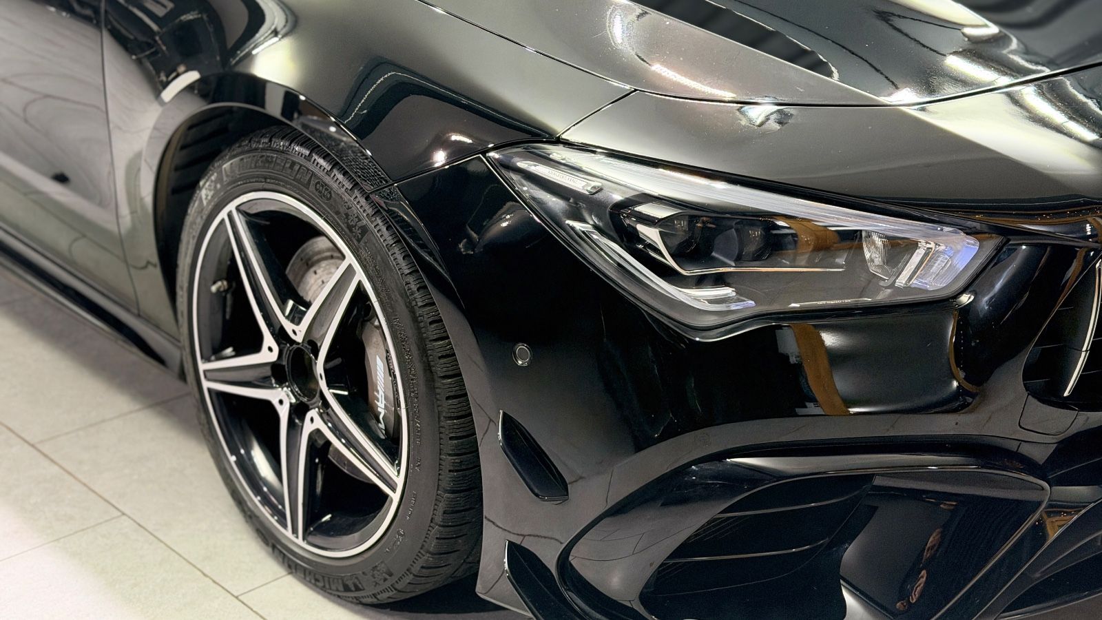 Fahrzeugabbildung Mercedes-Benz CLA 45 AMG Shooting Brake|BURMESTER|HEAD-UP|VOLL