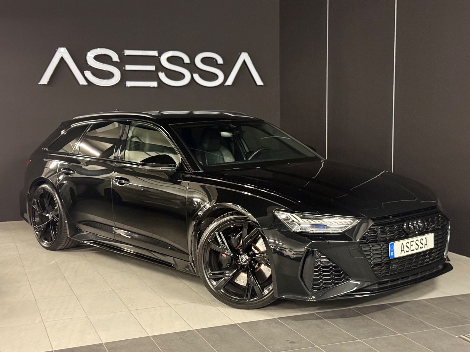 AUDI RS6 Avant 4.0 TFSI Quattro*ALL-BLACK*MATRIX*B&amp;O*