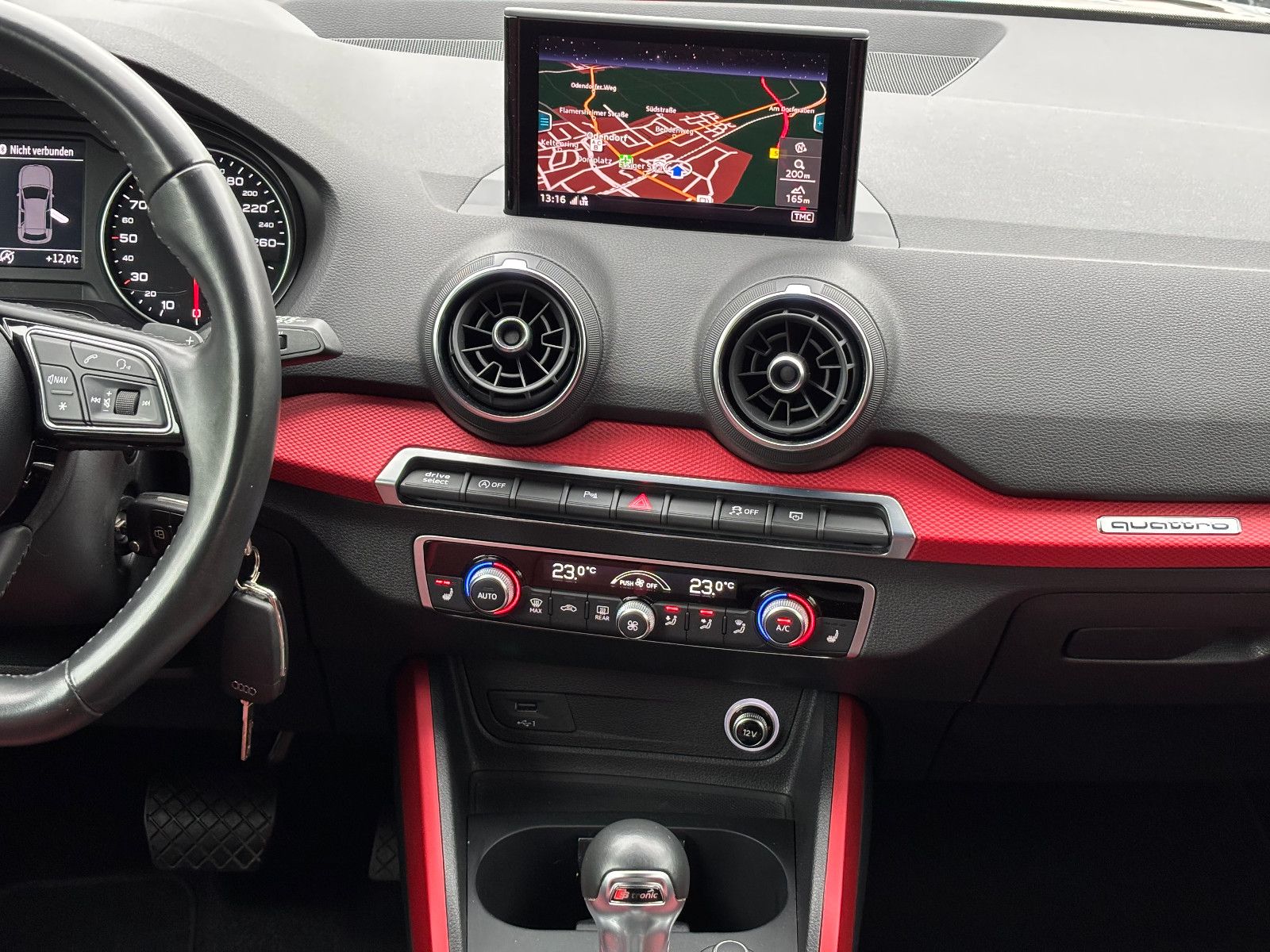 Fahrzeugabbildung Audi Q2 quattro sport/S-LINE/HEAD-UP/KAMERA/B&O