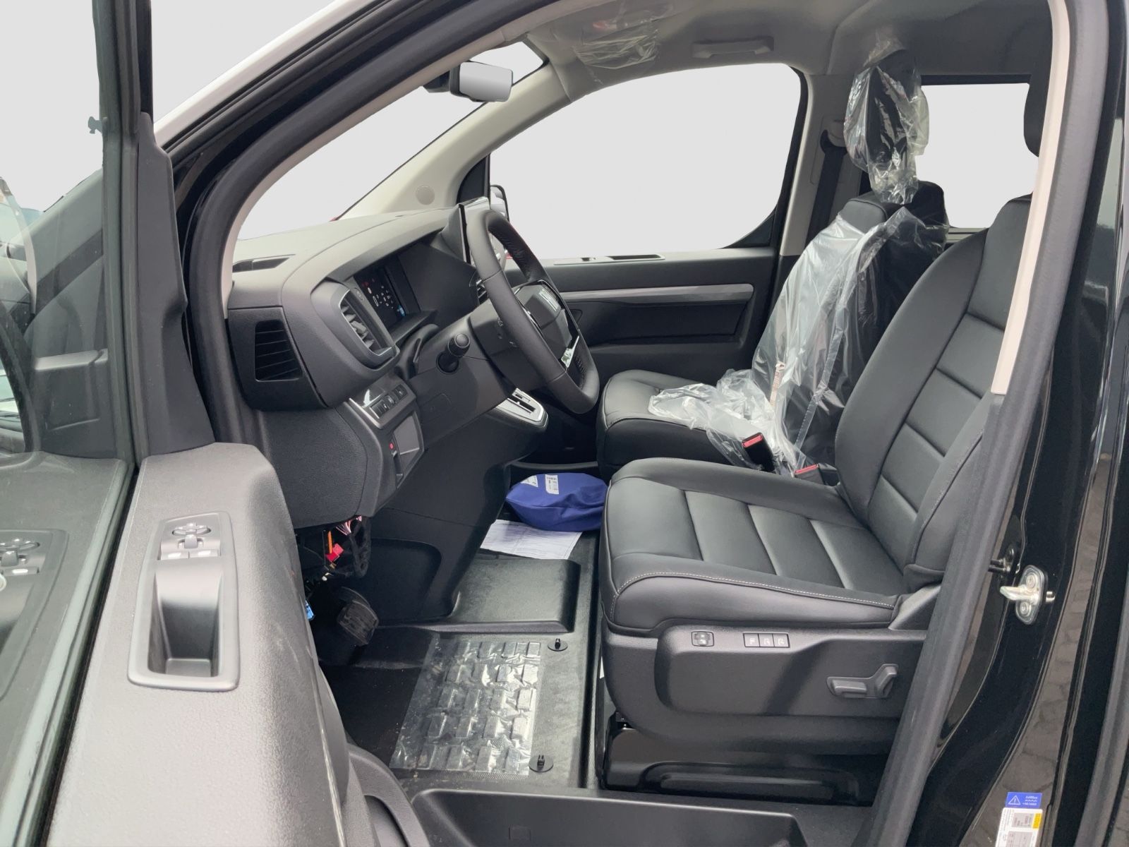 Fahrzeugabbildung Fiat Scudo L3 177 PS Multicab Automatik Leder AHK