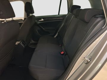 Fotografie 9 des VW Golf VII Variant Sound Automatik Navi Stanhzg.