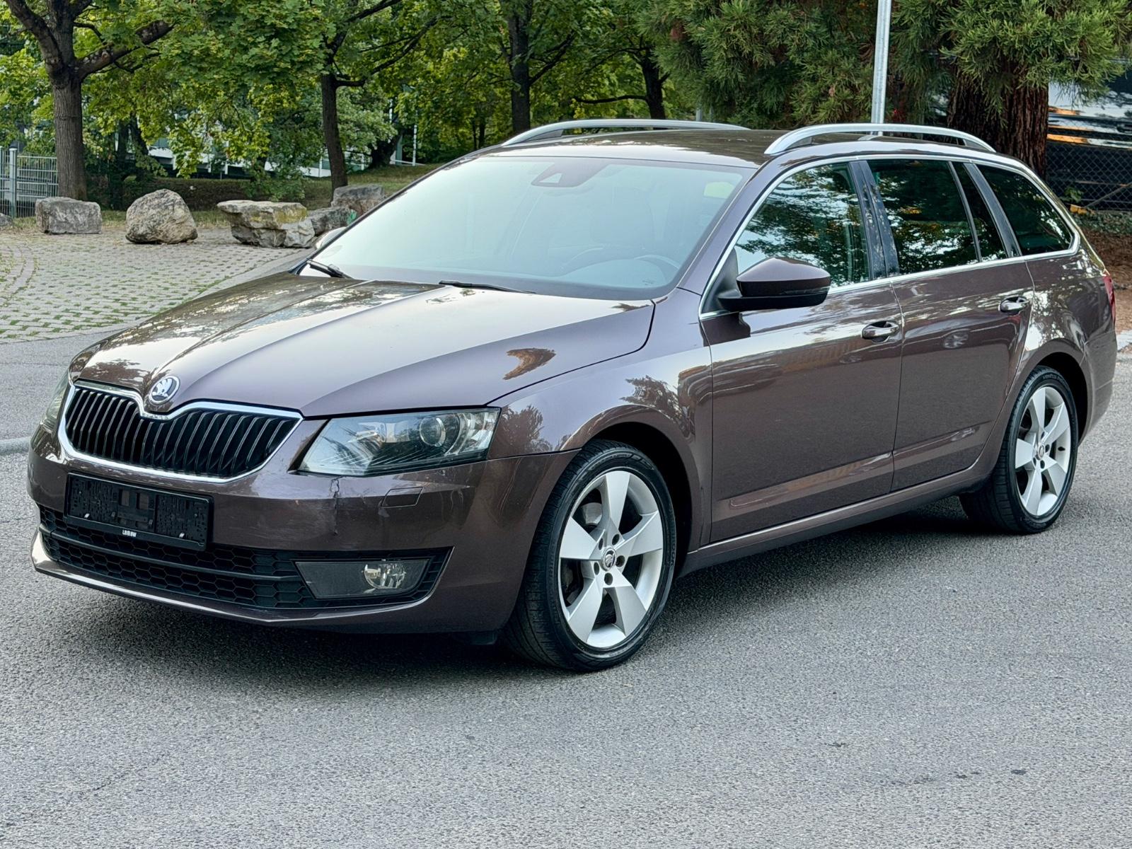 Skoda Octavia2.0 TDI Elegance 4x4 NAVI BI-XEN ALCAN
