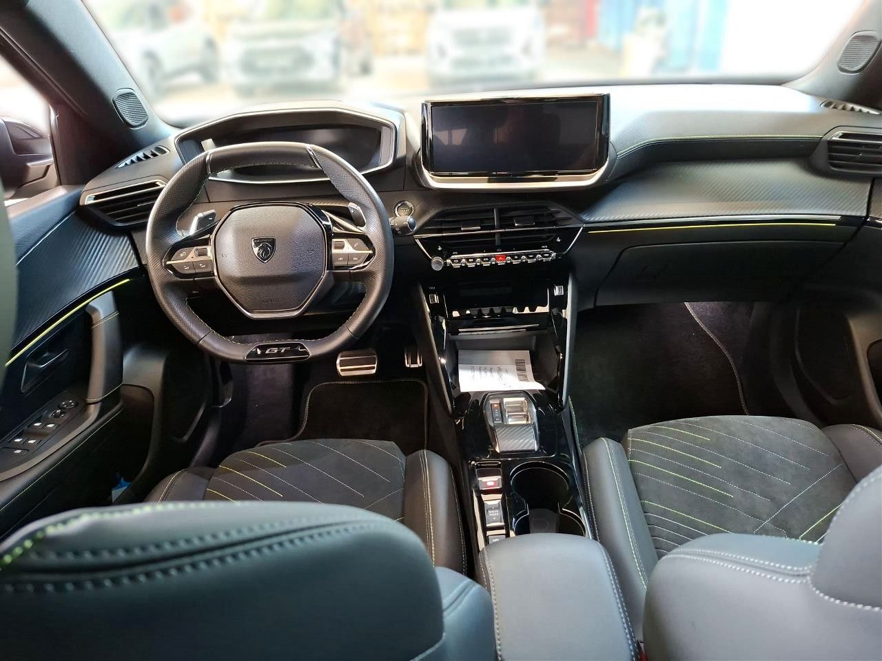 Fahrzeugabbildung Peugeot 2008 1.2T GT SPORT AT NAVI/LED/KAMERA/VIRT./DAB+