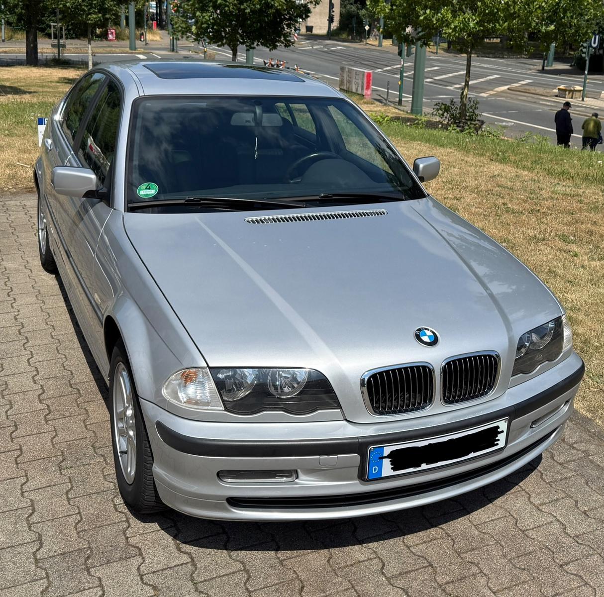 BMW 320