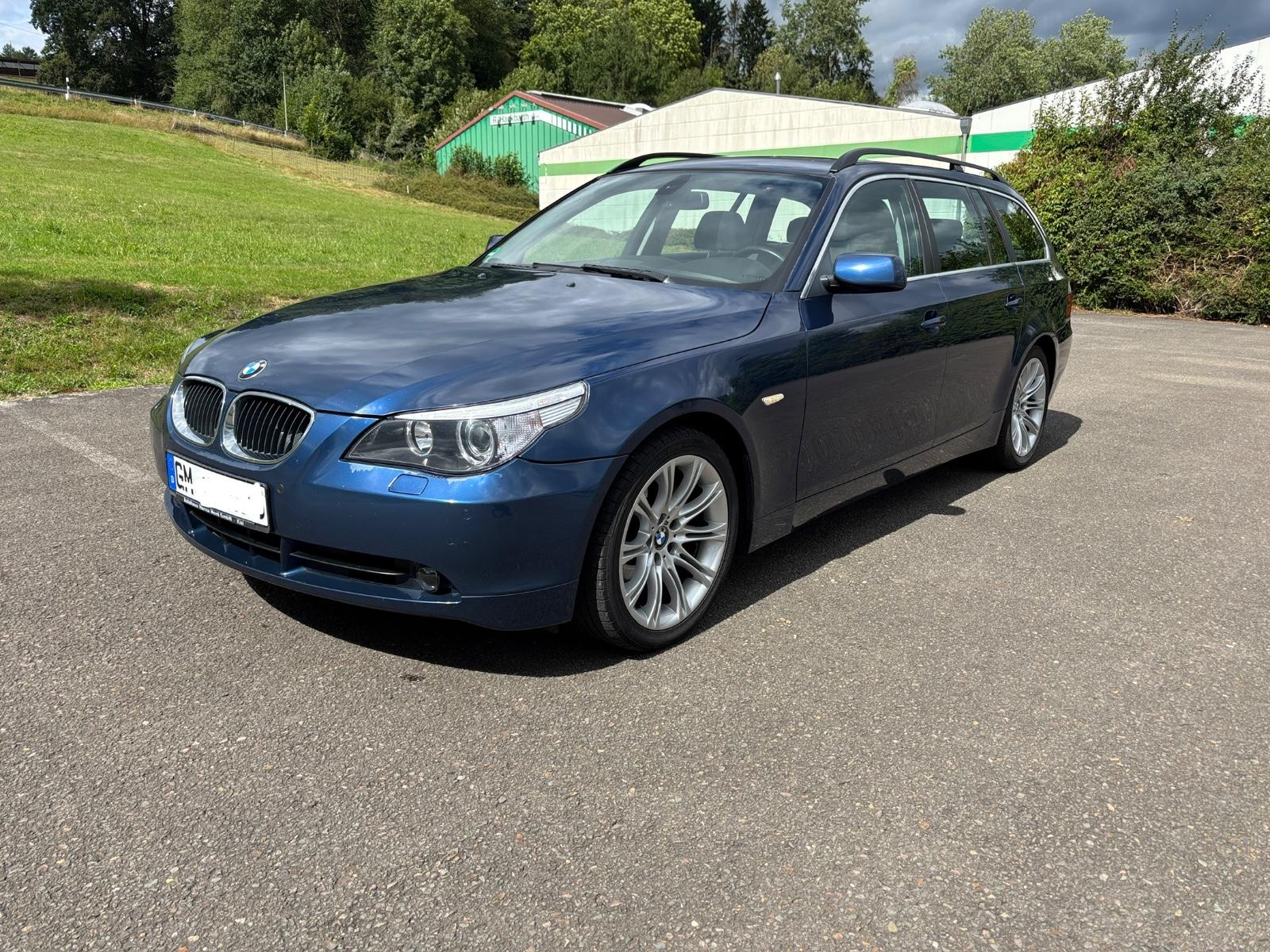 BMW 525 2005 — rear view