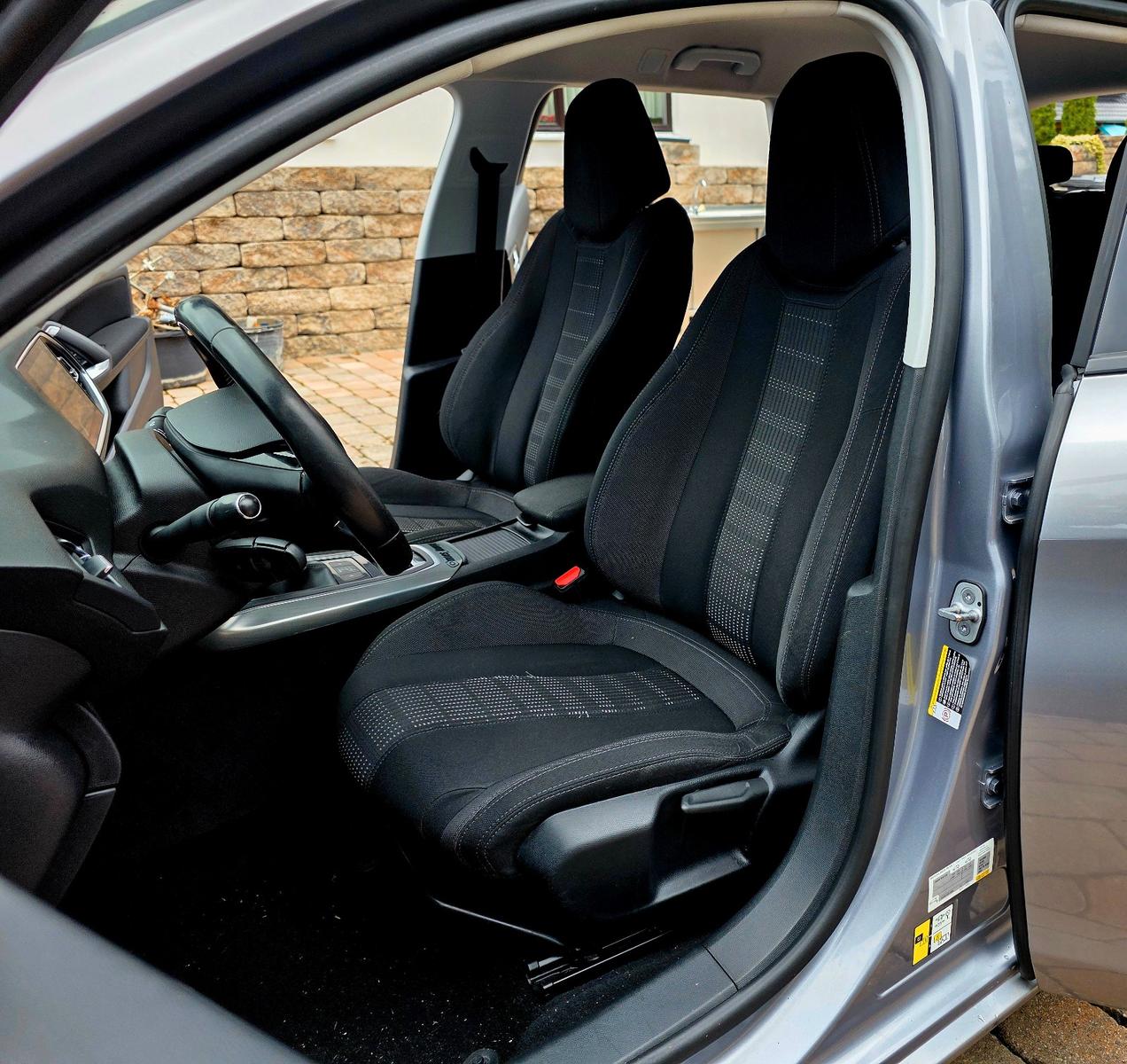 Peugeot 308 2015 — photo 17