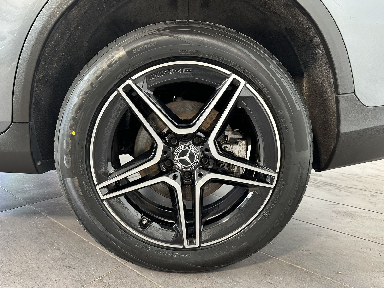 Fahrzeugabbildung Mercedes-Benz GLC 300de 4Matic AMG-Line NAV+LED+ACC+KAM+19ZOLL