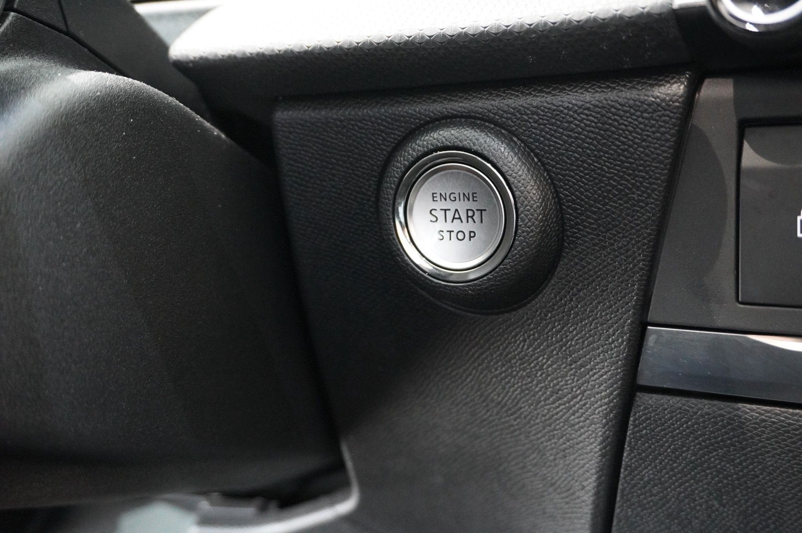 Fahrzeugabbildung Opel Astra L Lim. 1.2T GS LINE NAVI/LED/360°/PANO/HUD