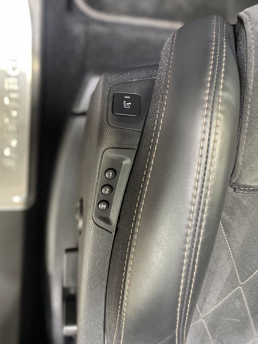 Fahrzeugabbildung Peugeot 3008 GT #Pano#ACC#LED#360°#Memory#Keyless#Virtua