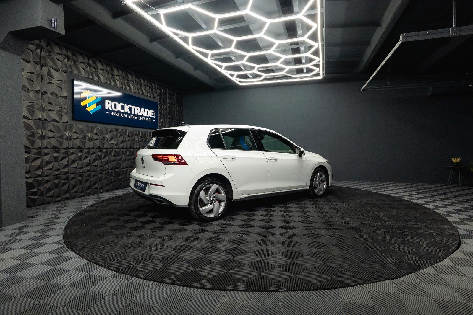 Fahrzeugabbildung Volkswagen Golf VIII Lim. GTE eHybrid Sport | LED | ACC