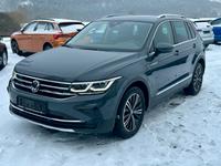Volkswagen Tiguan Elegance DSG AHK Standheiz Pano -37% UVP