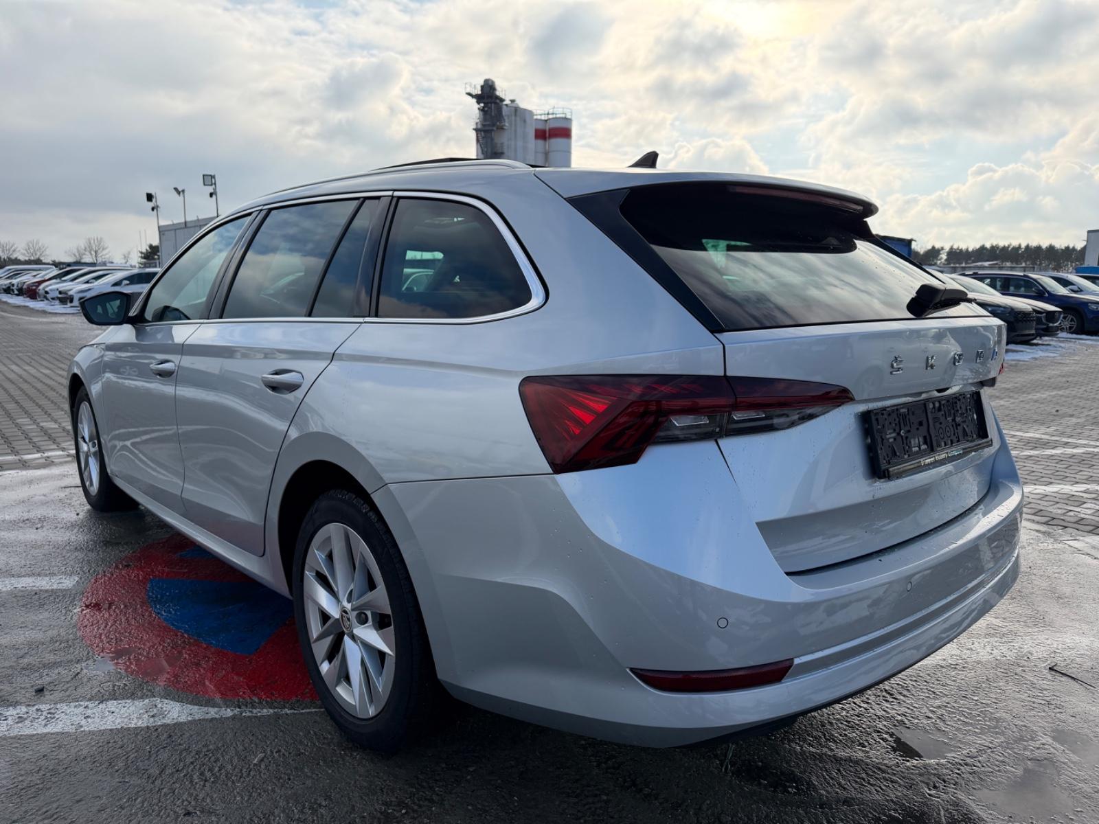 Skoda Octavia Led//Cam//Panorama//Carplay//Ambiente