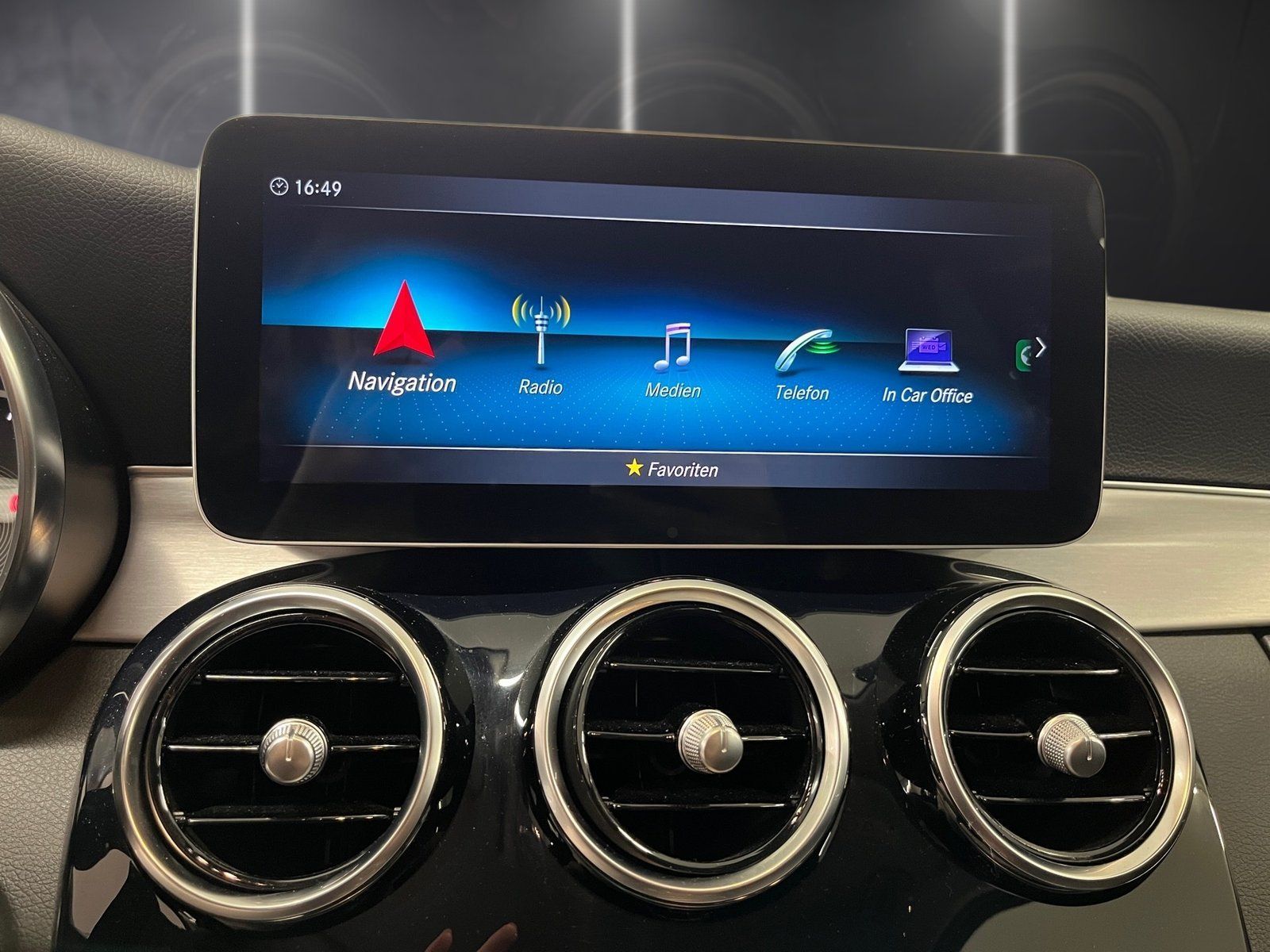 Fahrzeugabbildung Mercedes-Benz C 180 T Avantgarde Comand*LED*Kam*Carplay*Ambie*
