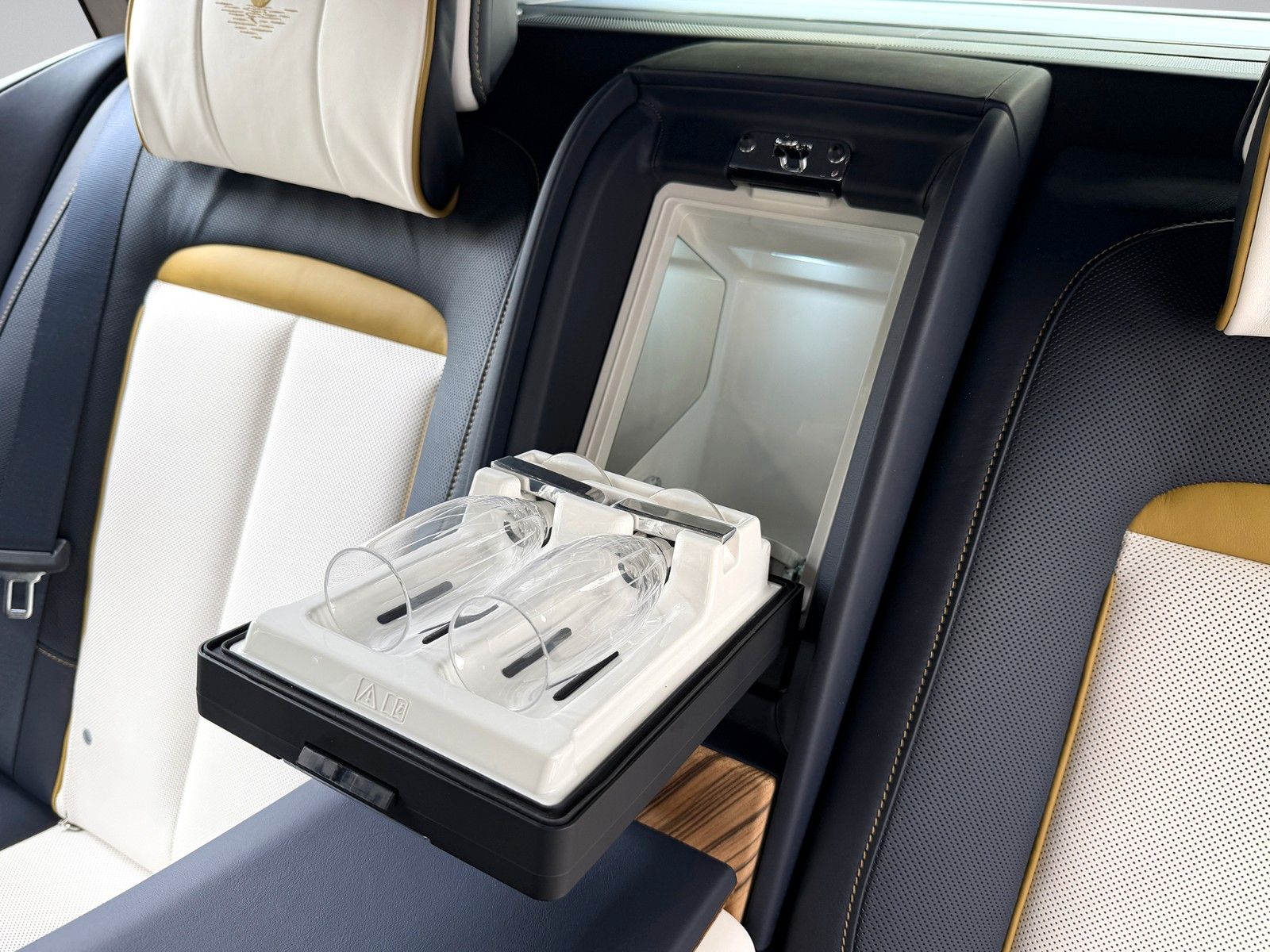 Rolls-Royce Cullinan 4 Seats Shooting Star Picnic Tables foto 19