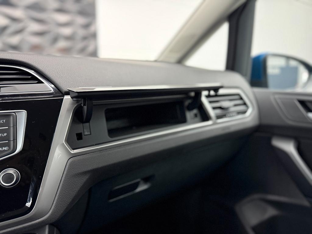 Volkswagen Touran 1.6 TDI DSG, Foto 31 von 50