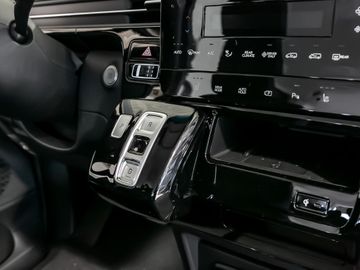 Hyundai Staria 9-Sitzer MY25 Trend Navi Digi-Cockpit