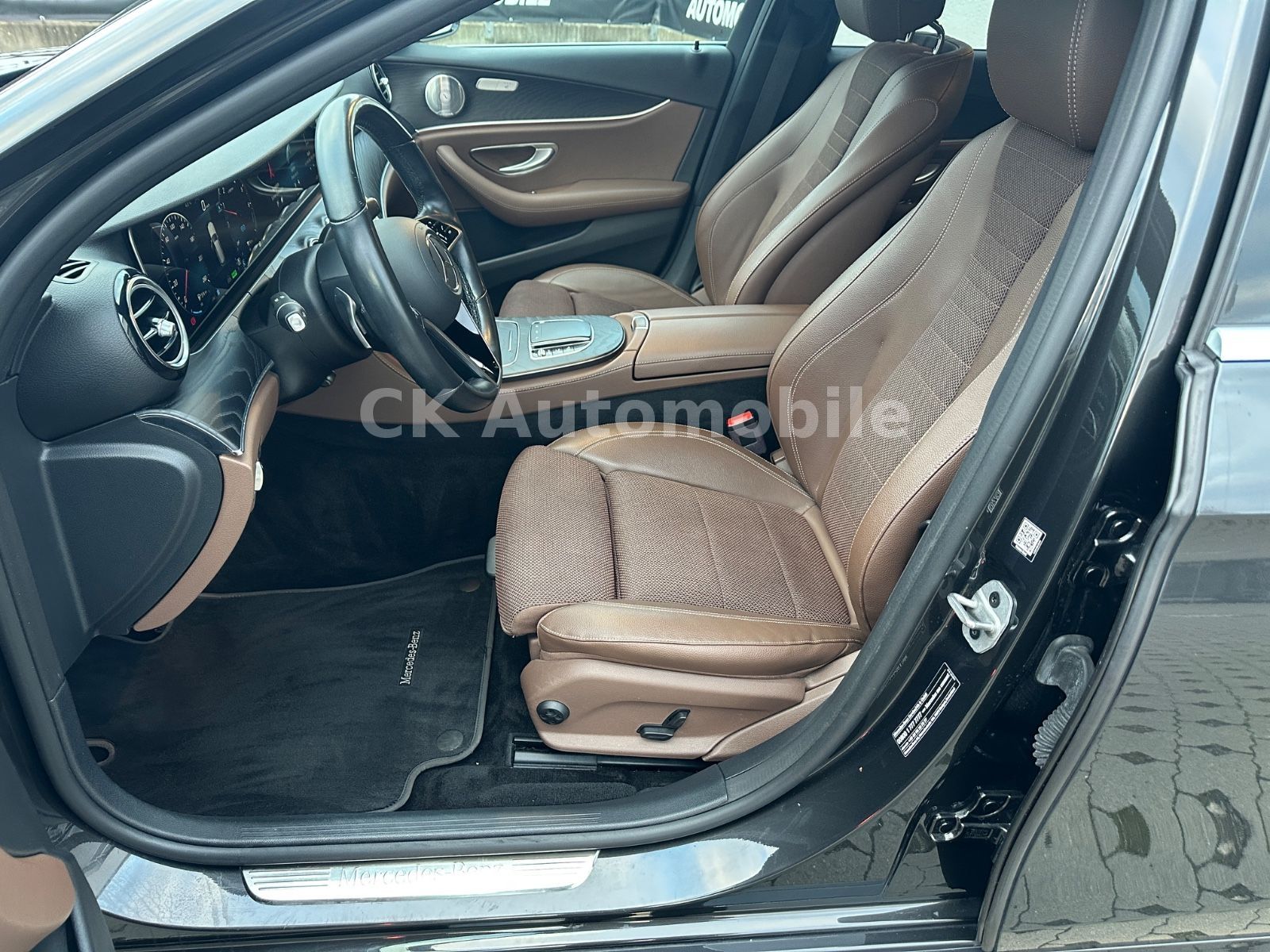 Fahrzeugabbildung Mercedes-Benz E 300de T 4Matic Avantgarde/Navi/360°Kam/LED/AHK