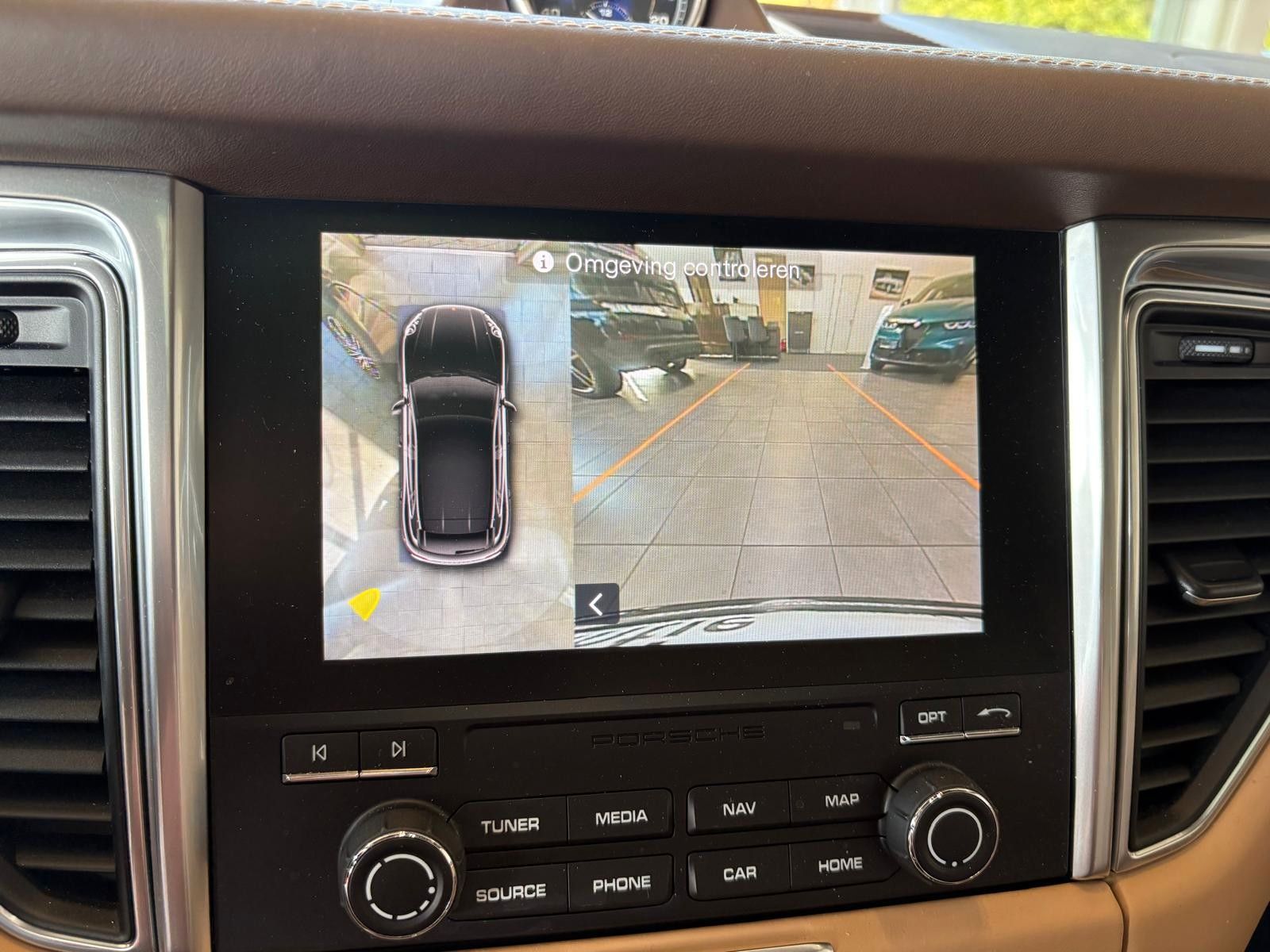 Fahrzeugabbildung Porsche Macan Turbo Scheckheft Porsche Leder exklusive