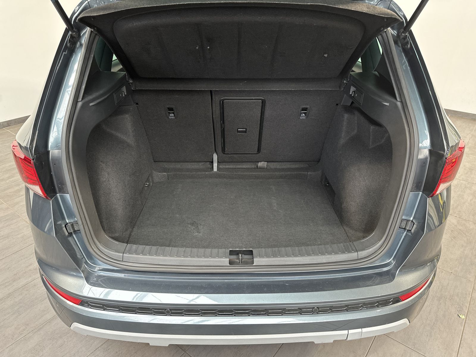 Fahrzeugabbildung SEAT Ateca 2.0 TDI DSG FR NAV+LED+AHK+ACC+CARPLAY+KAM