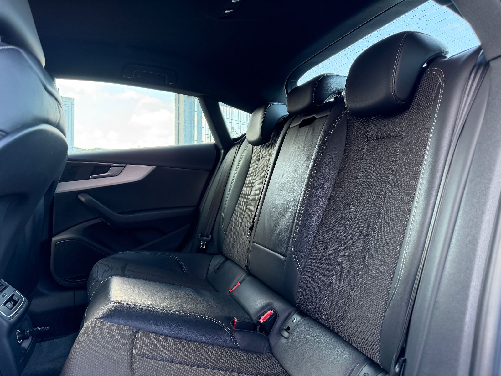 Fahrzeugabbildung Audi A5 Sportback 35 TFSI S-LINE*LED*TEMPO*KAMERA*PDC