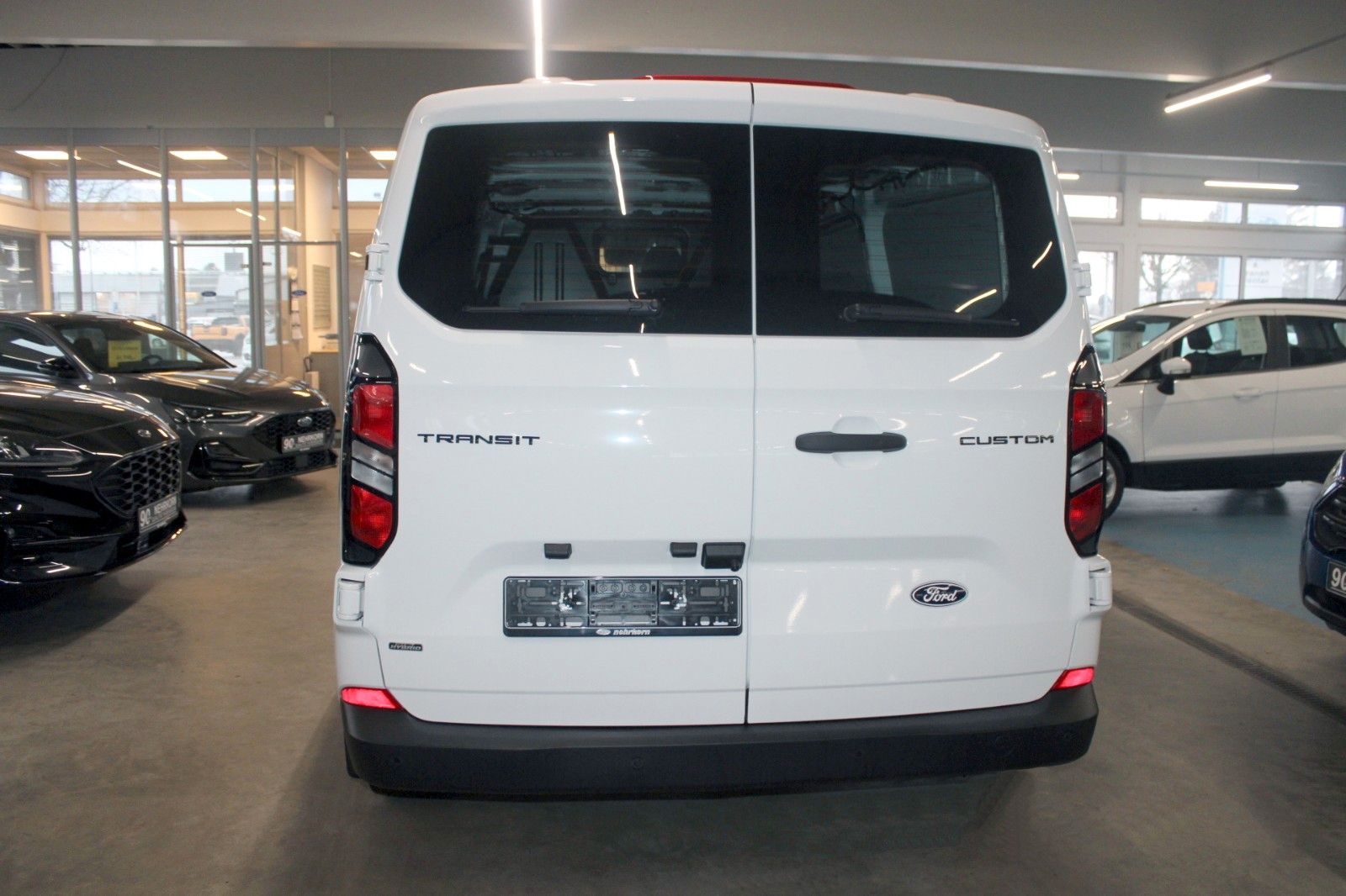 Fahrzeugabbildung Ford Transit Custom TREND L2 PHEV NAVI CAM ACC uvm.