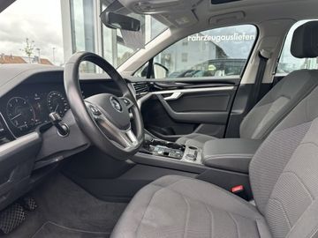 Volkswagen Touareg - 8