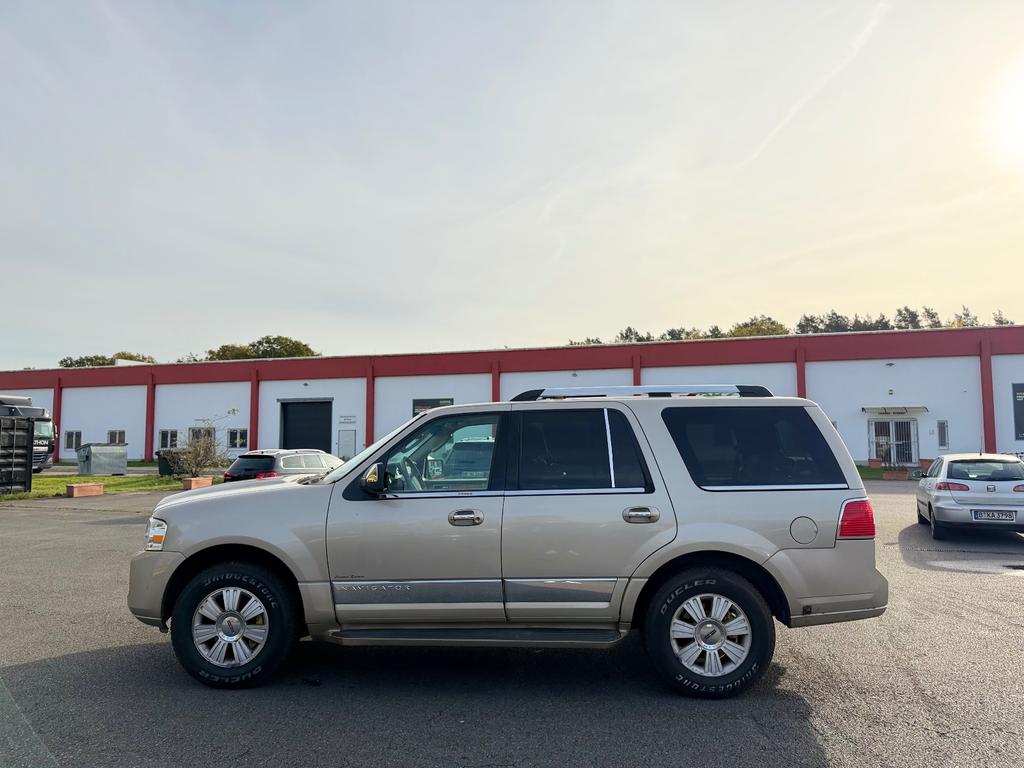 Lincoln Navigator
