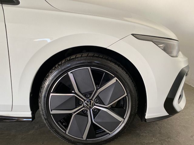 Golf Variant R-Line 1.5 eTSI DSG AHK+MATRIX+NAVI