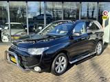 Mitsubishi Outlander 2.2 DI-D Intense+ 4WD *7-persoons*Schu - Mitsubishi Outlander: Intense