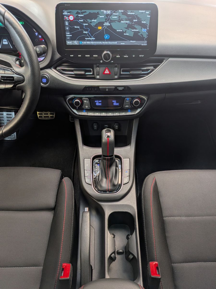 Fahrzeugabbildung Hyundai i30 1.5 N-Line LED*CARPLAY*CAM*PANO*KEYLESS*18"