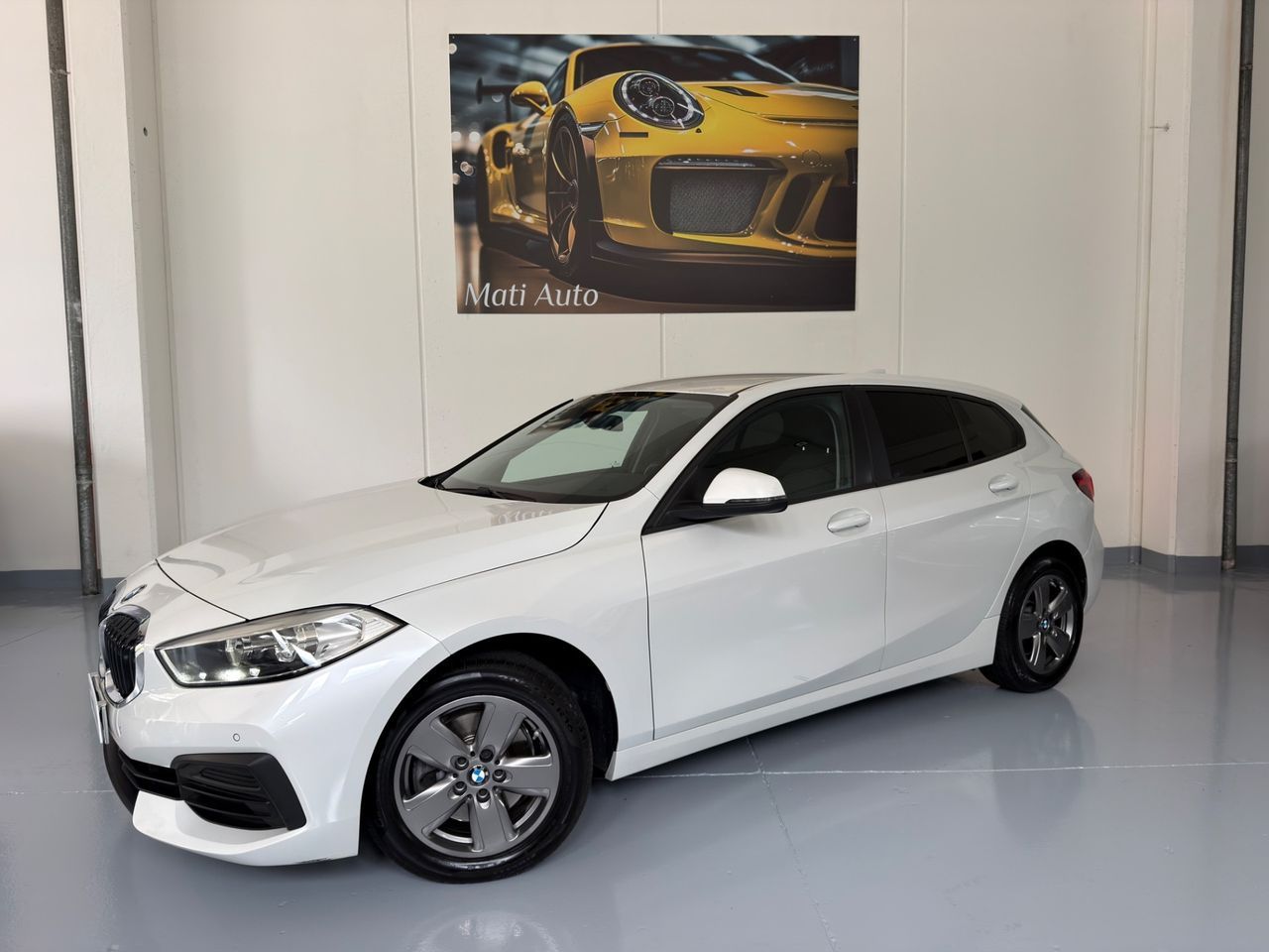 BMW Bmw 118 118d 5p. Business Advantage auto 150cv imagem 2
