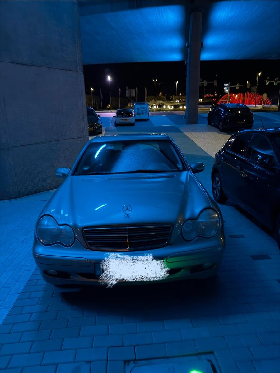 Mercedes-Benz C 220