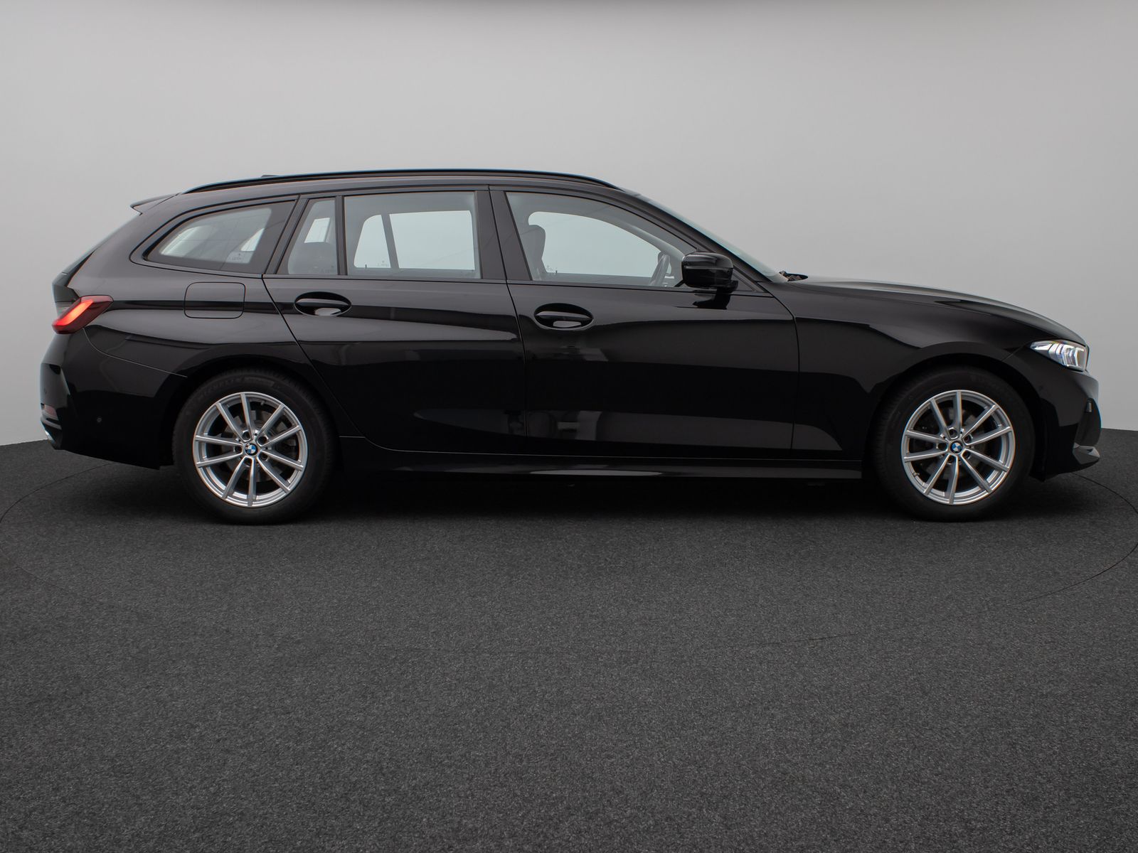 Fahrzeugabbildung BMW 320d xD Stop&Go DAB Kamera HUD Komfort Widscreen