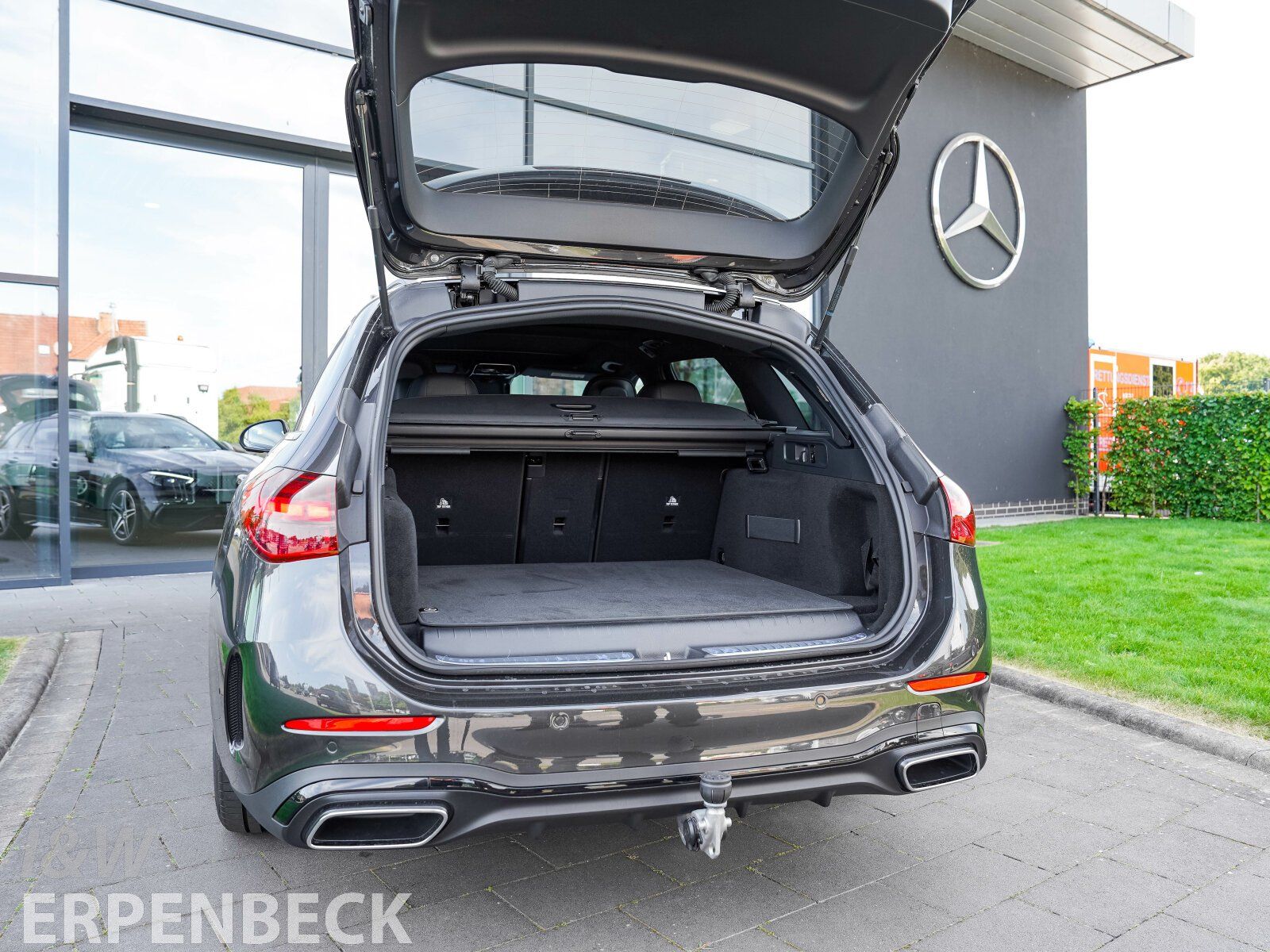Fahrzeugabbildung Mercedes-Benz C 300 de T Edition AMG Distronic AHK Pano Memory