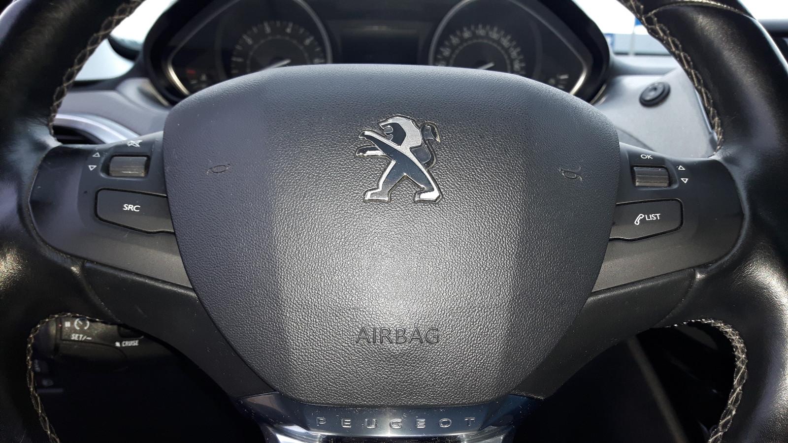 Peugeot 2008 1,2 PureTech 110  Allure
