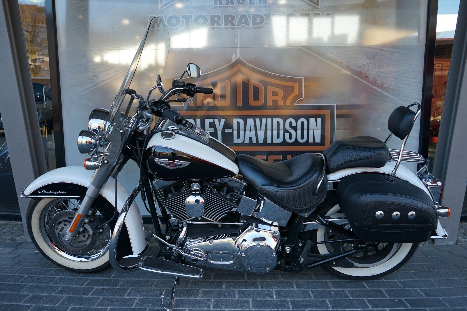Fahrzeugabbildung Harley-Davidson Softail Deluxe 88CUI - Twin Cam - Neuwertig