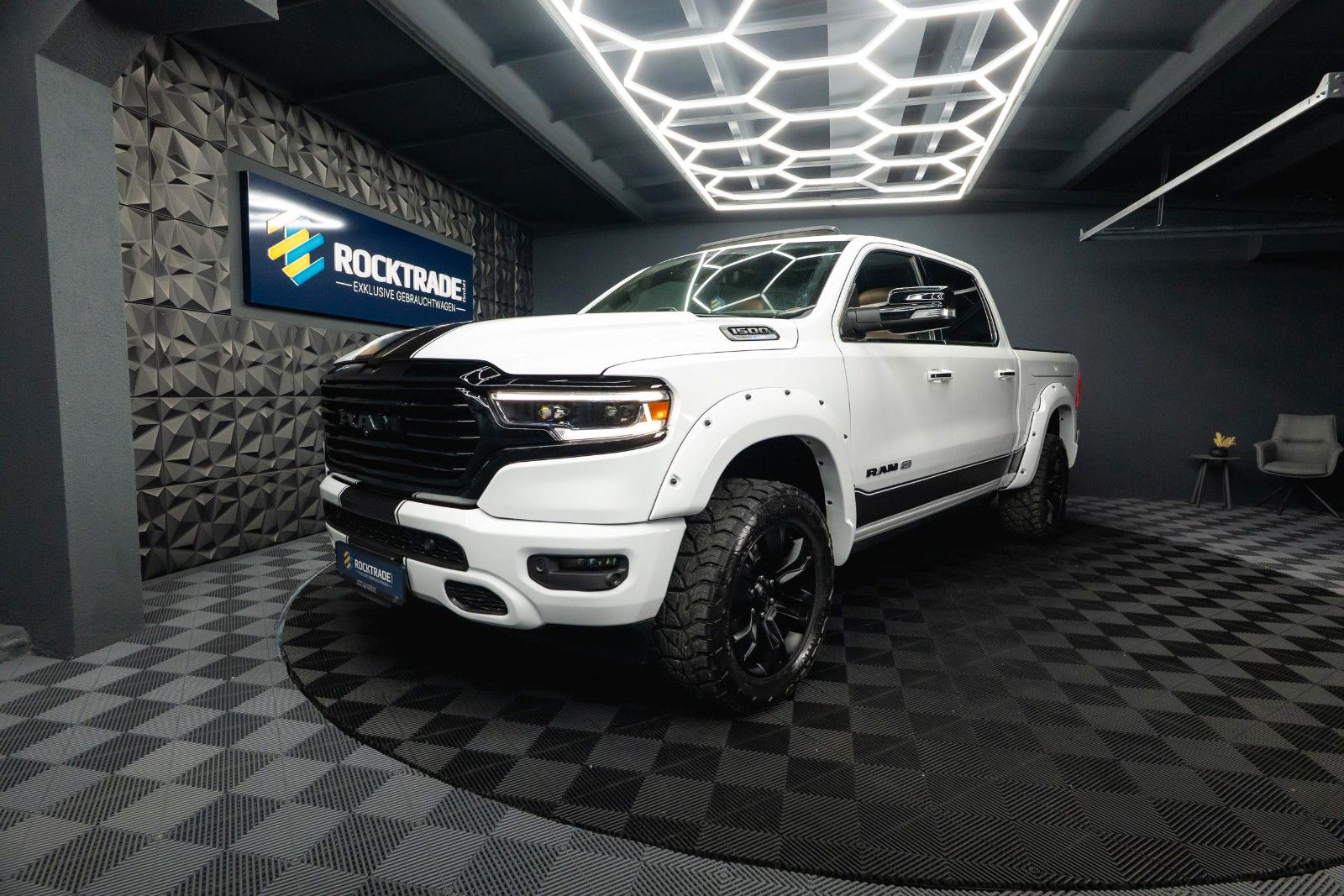 Fahrzeugabbildung Dodge RAM 5.7 V8 HEMI 4x4 LIMITED LONGHORN 100%Options