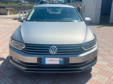 Volkswagen Passat - 2
