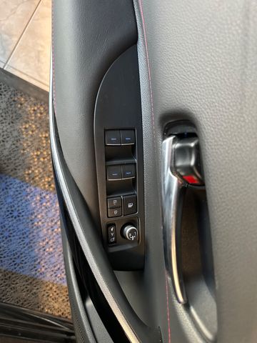 Toyota Corolla Hybrid Lounge *Allwetter*AHZ*JBL*