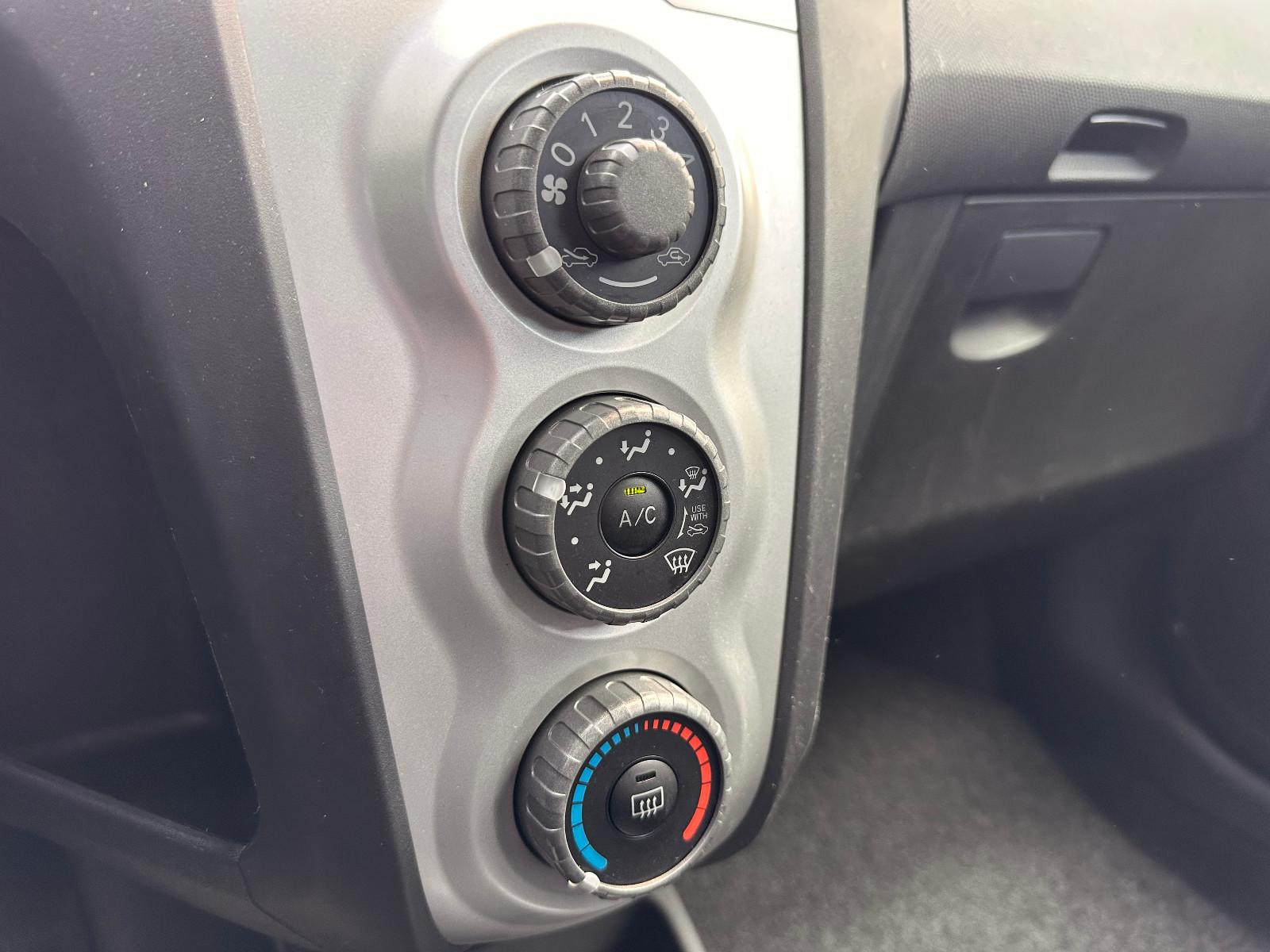 Toyota Yaris Team 1.3 Klima 79'TKM Scheckheft gepflegt