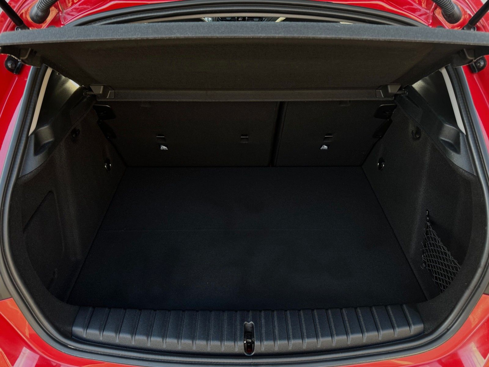 Fahrzeugabbildung BMW 118i F40 Advantage LCProf Navi Temp PDC LED DAB