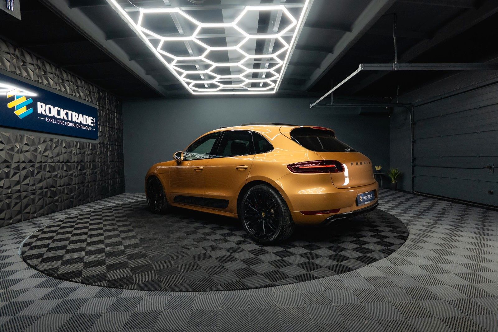 Fahrzeugabbildung Porsche Macan Turbo FENRIR | AURUM | CHRONO+ | LUFT | 21