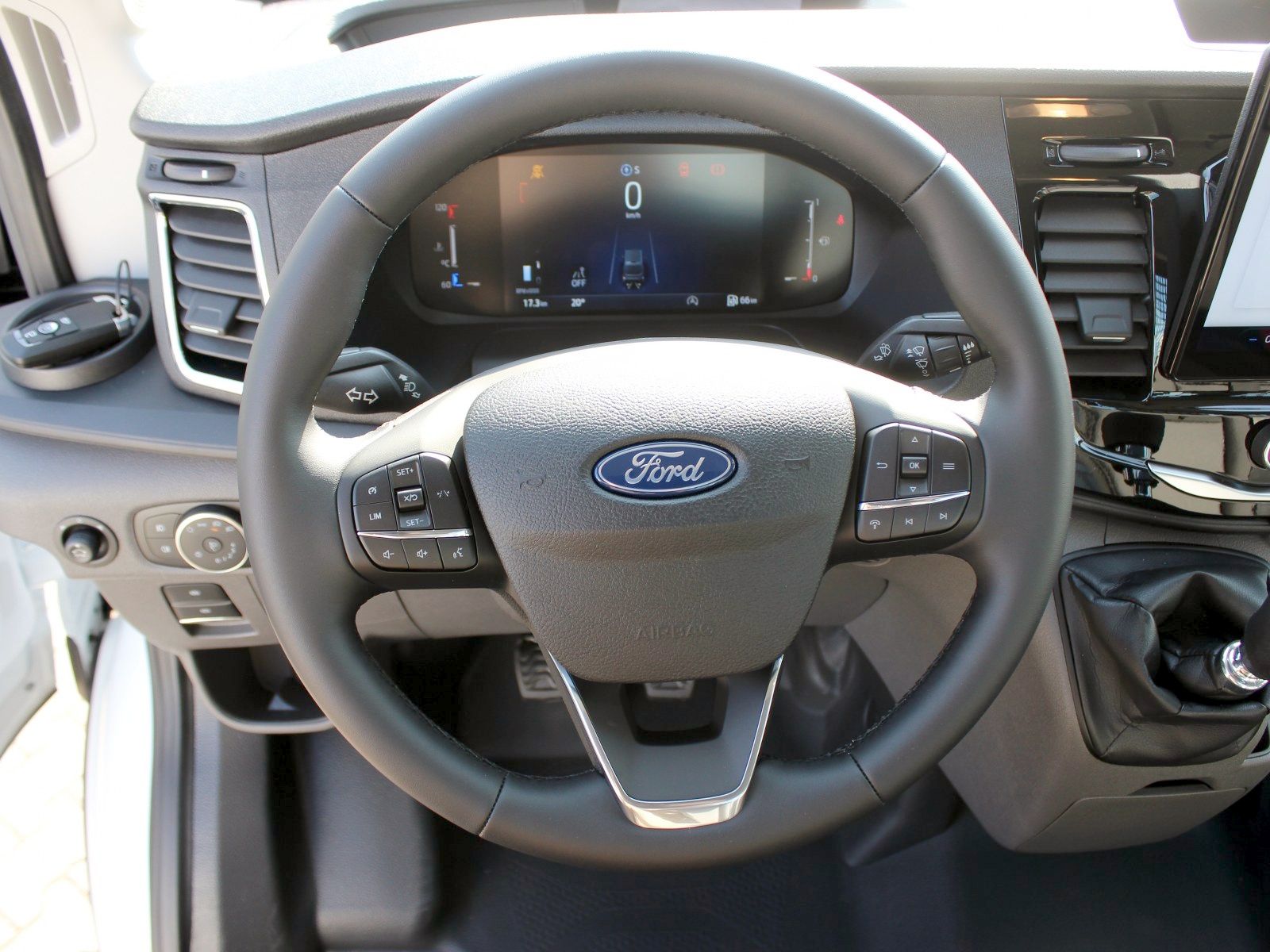 Fahrzeugabbildung Ford Transit 350 L3 Einzelkabine Trend